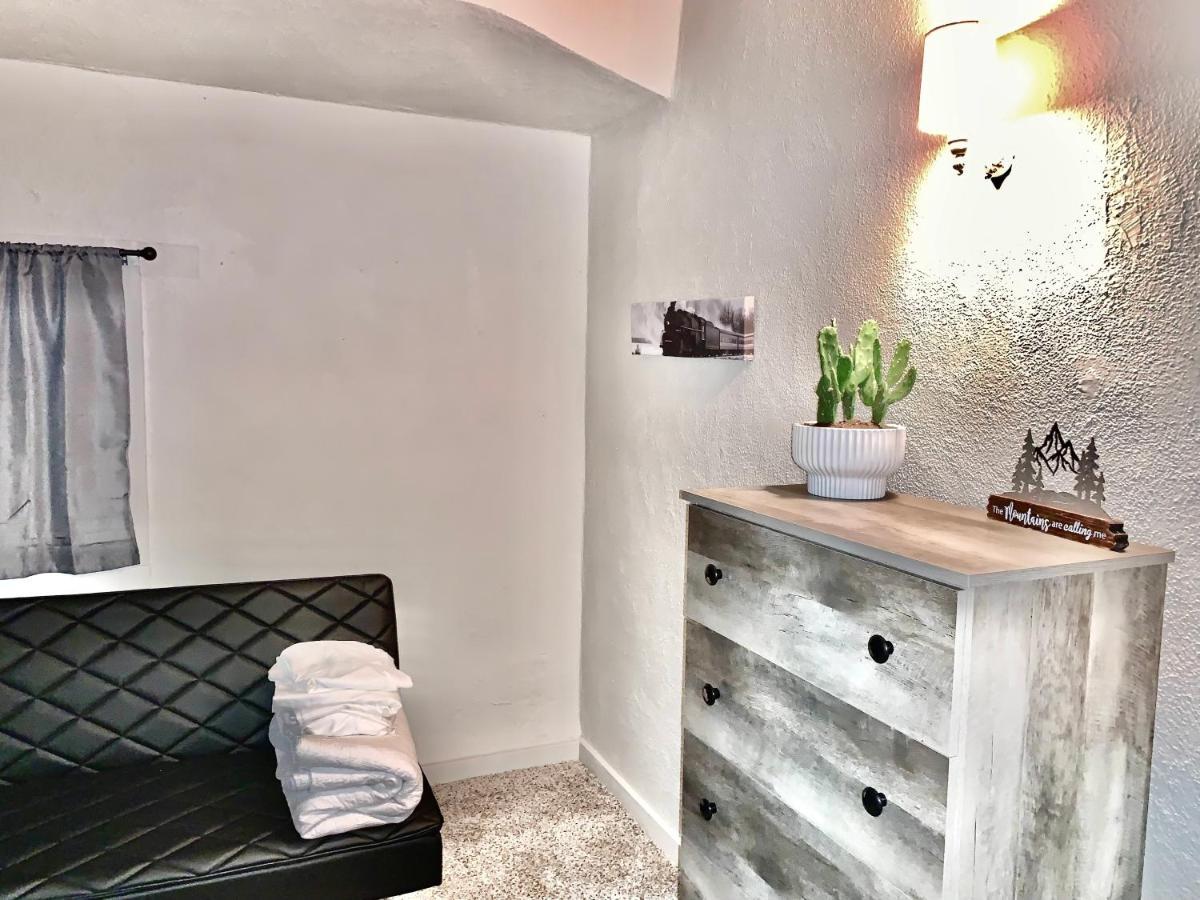 كولورادو سبرينغس Newly Renovated Cozy Home Minutes From Broadmoor And Downtown المظهر الخارجي الصورة